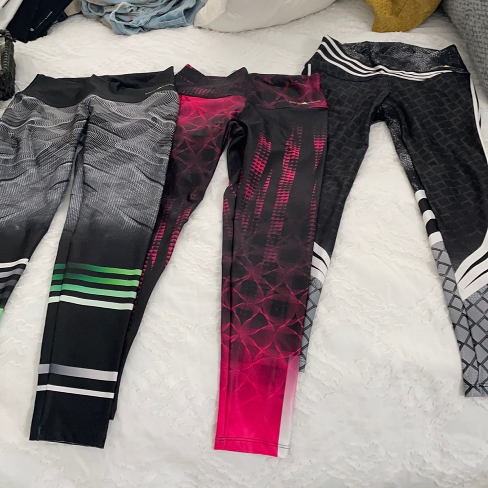 Workout leggins size small: 3 pants!